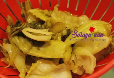 c&aacute;ch nấu canh dưa b&ograve; 2