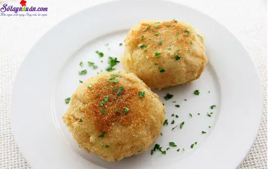 C&aacute;ch l&agrave;m b&aacute;nh c&aacute; hồi khoai t&acirc;y 9