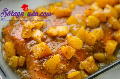 Hướng dẫn l&agrave;m c&aacute; hồi xốt đ&agrave;o chua ngọt thơm ngon kh&oacute; cưỡng 9