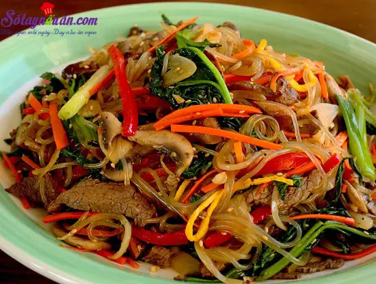 hướng dẫn l&agrave;m miến x&agrave;o thịt b&ograve; rau củ 6