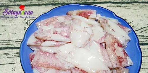 Hướng dẫn l&agrave;m mực x&agrave;o chua ngọt ngon kh&oacute; cưỡng 1