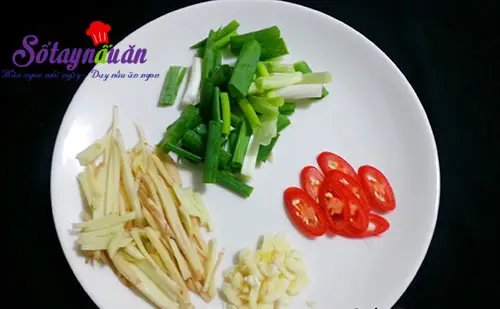 Ngon hơn với thịt g&agrave; rim nước tương chuẩn vị 2