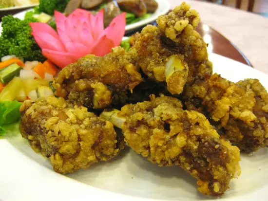 Sườn non tẩm bột chi&ecirc;n gi&ograve;n rụm 4