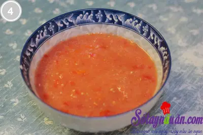 Thịt vi&ecirc;n bọc trứng sốt c&agrave; 4