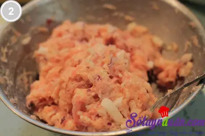 Thịt vi&ecirc;n bọc trứng sốt c&agrave; 2