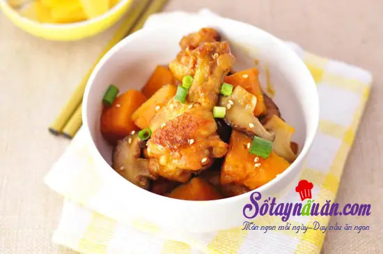 Đùi gà sốt nấm tươi