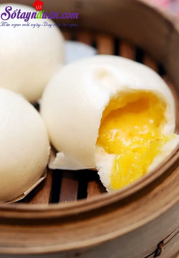 Hướng dẫn cách làm bánh bao kim sa lạ miệng ngon tuyệt