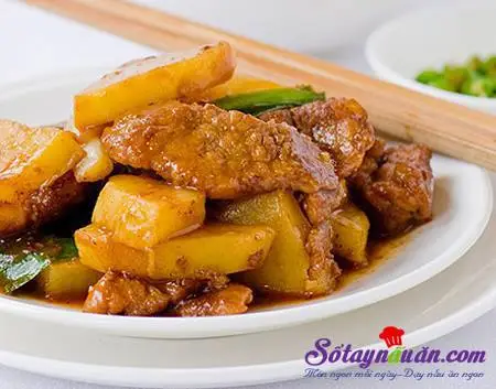 Hướng dẫn cách làm thịt heo xào khoai tây cực ngon